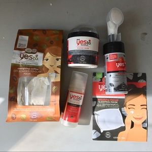 Yes to tomatoes and coconut skincare products set